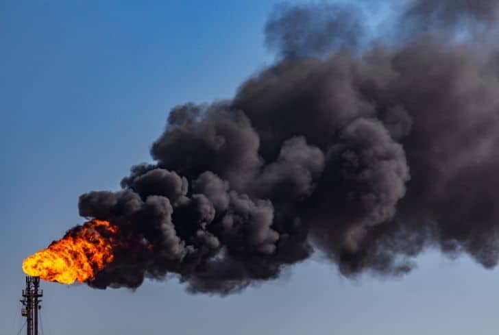 造成空氣污染的各種原因、影響及解決方案
